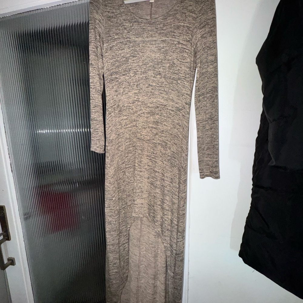 Chelsea & Violet Heathered Tan Long Sleeve Dress